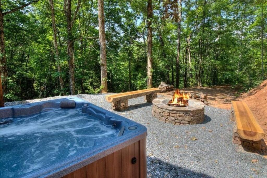 Honeymoon Getaway In Woods Near Noc And Smoky Mtn Rr Βίλα Bryson City Εξωτερικό φωτογραφία